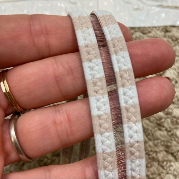 Lululemon Straight Up Bra Size 8 White and Tan Stripes - Picture 11 of 12